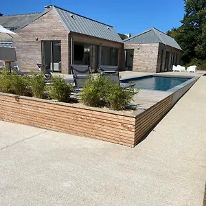 Magnifique Avec Piscine, à 5 Min Des Plages Hébergement de vacances Landunvez